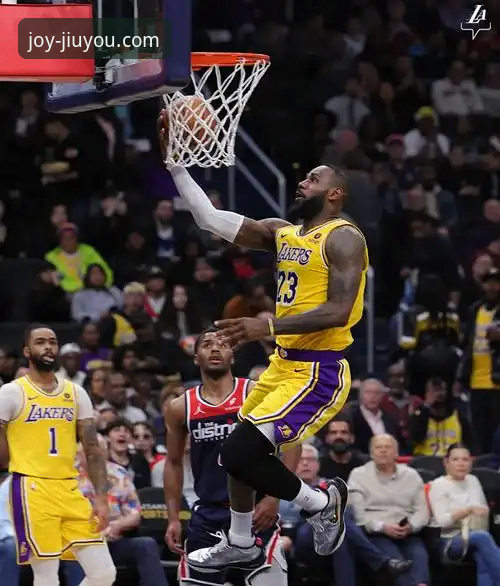 九游娱乐官方正版手机版 洛杉矶湖人队客场险胜步行者:一场进攻盛宴的深度评测